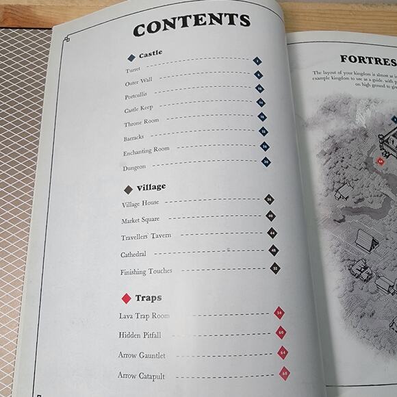 BOOK Minecraft: Exploded Builds: Medieval Fortress (hardback) - Picture 2 of 4